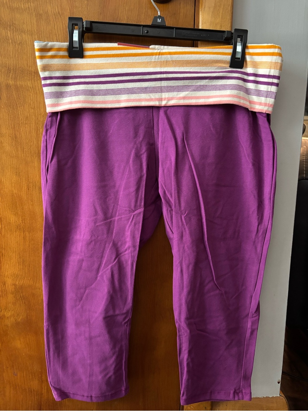 Brand New with Tags Women’s Massimo Purple Yoga Capris -Size L